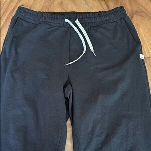 Vuori Classic Sweatpants in Black Heather